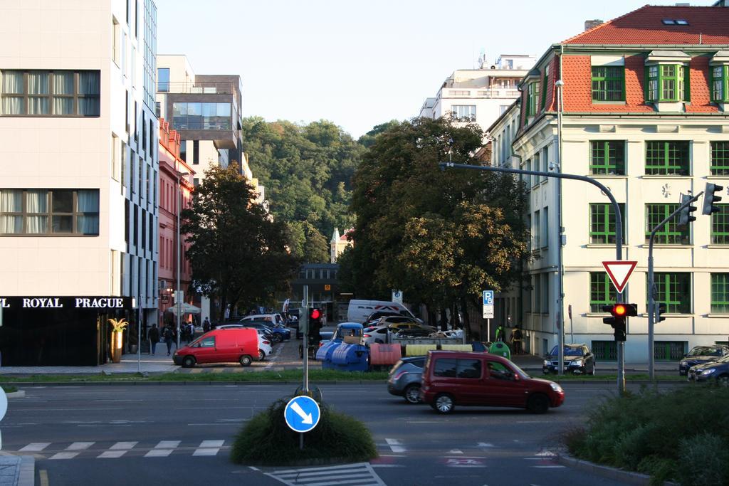 Karlin Apartment Prag Exterior foto